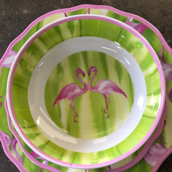 Plates and bowls - Picture 3 of 6